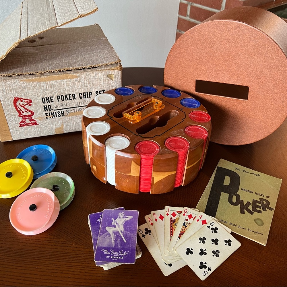 Vintage Hoyle Wooden Revolving Poker Chip Rack.